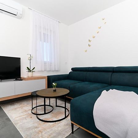 Apartment Laura, Free Parking, Balcony, 4 Ppl Trogir Exterior foto