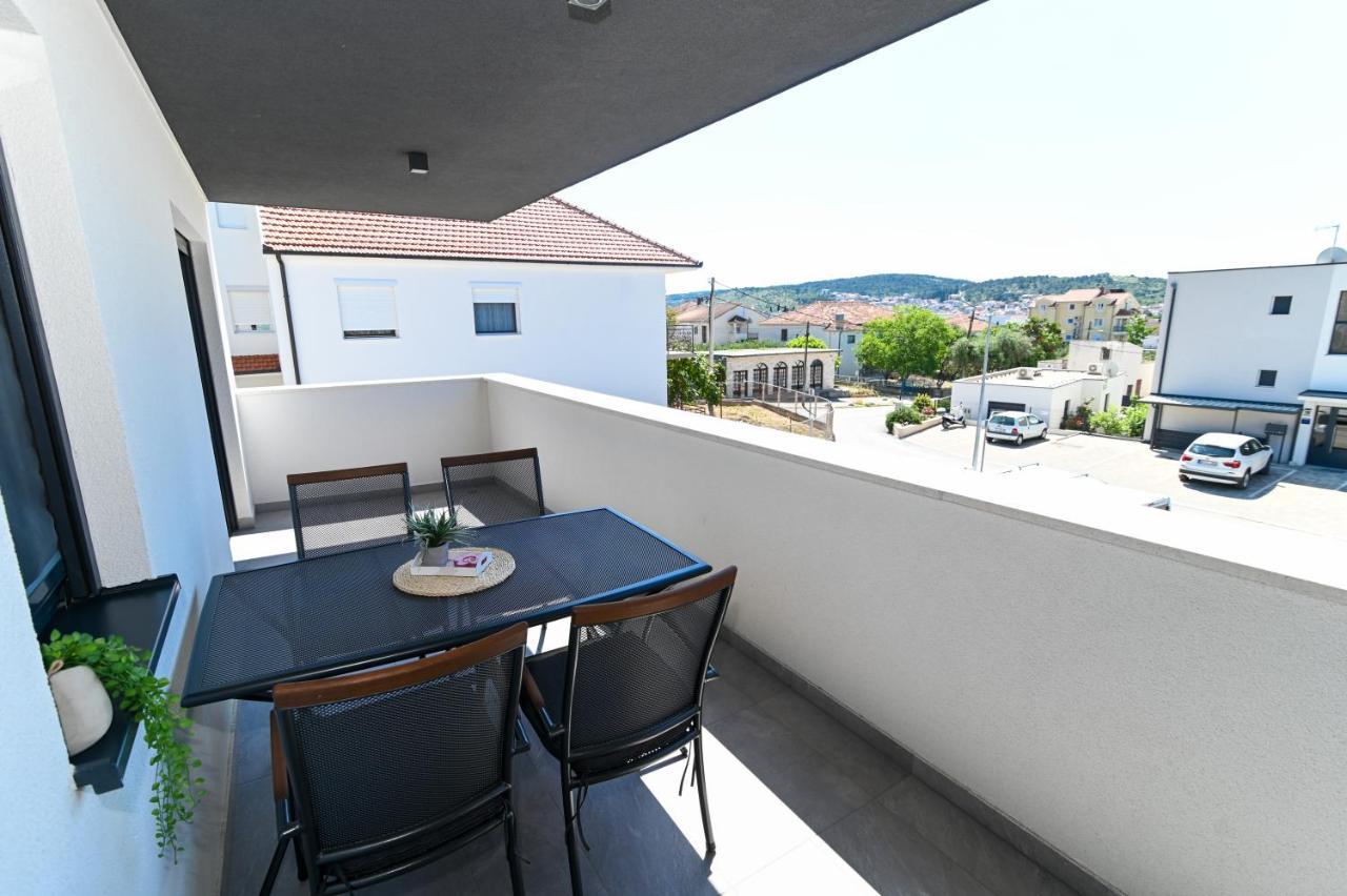 Apartment Laura, Free Parking, Balcony, 4 Ppl Trogir Exterior foto